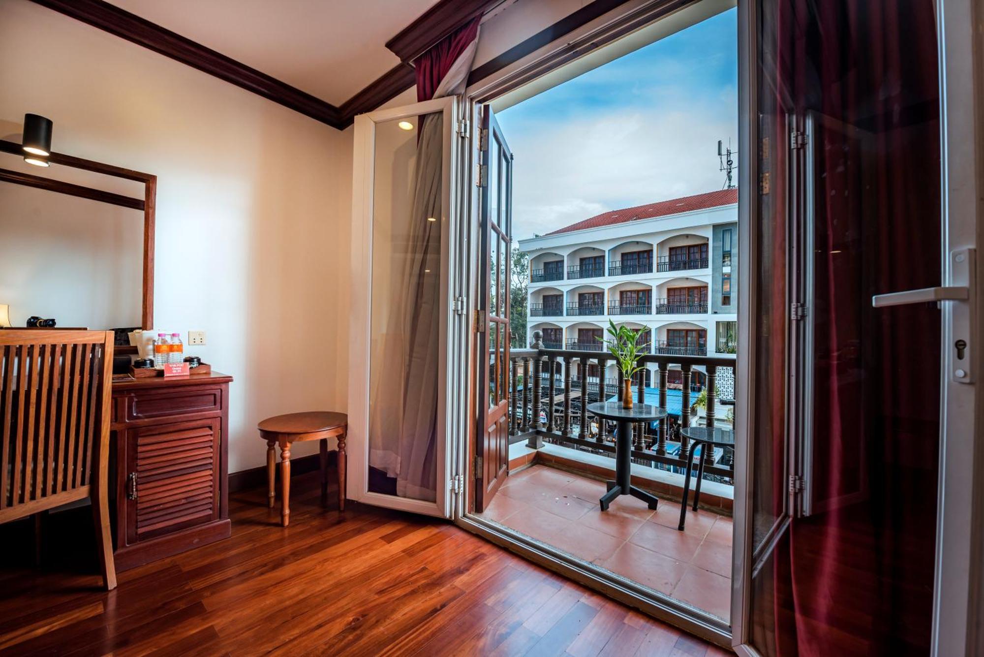 The Suite By Royal Crown Hotel Sziemreap Kültér fotó